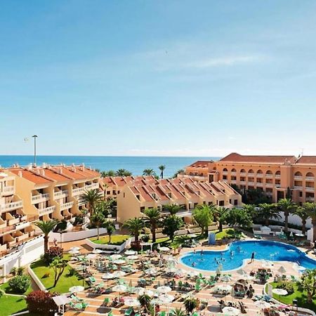 Two Bedroom Apartment In Beachfront Complex With Pool In Playa De Las Americas. Экстерьер фото
