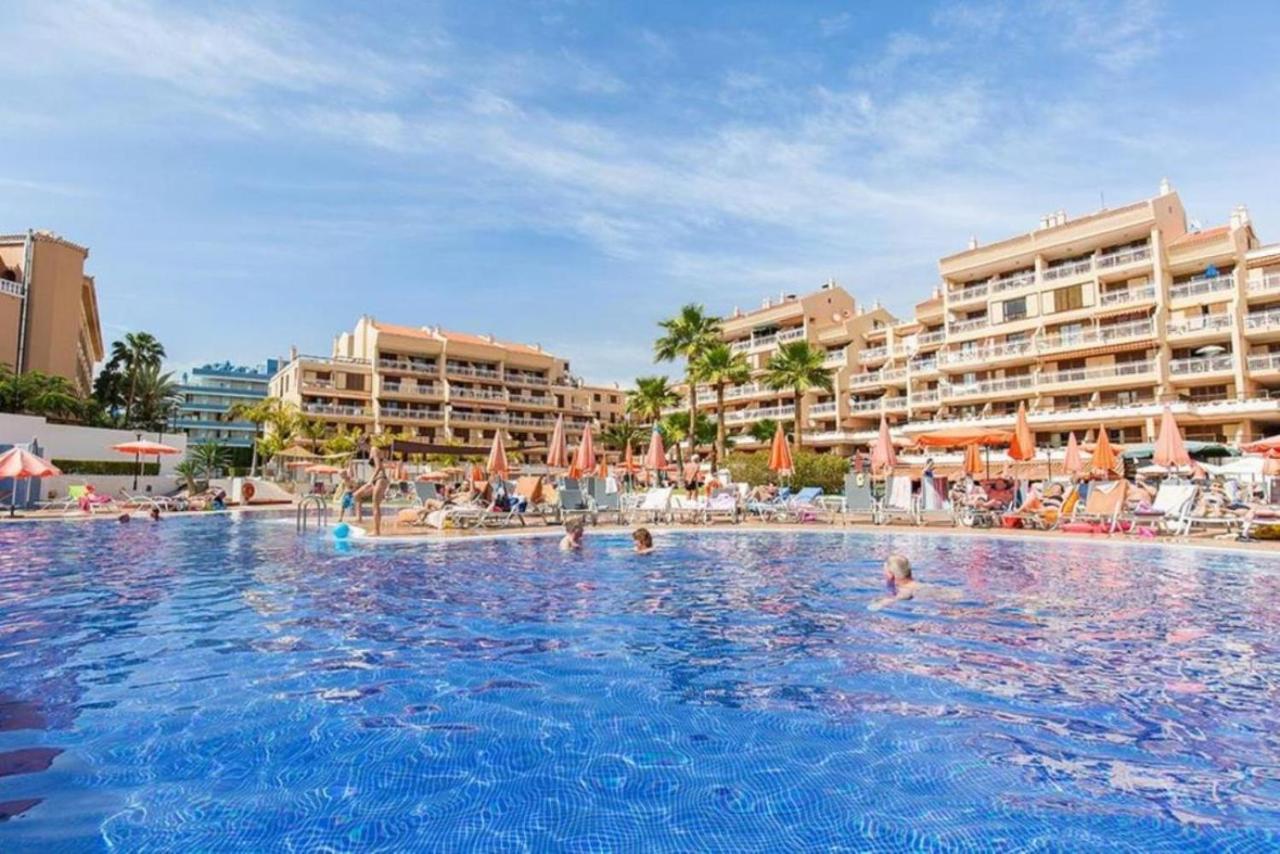 Two Bedroom Apartment In Beachfront Complex With Pool In Playa De Las Americas. Экстерьер фото